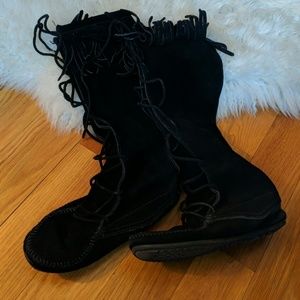 Minnetonka Black Suede Knee-High Lace-up, US 7